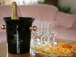 Cottage in Winenne With Garden