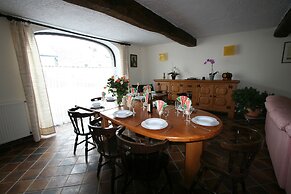 Winenne Home With Hot Tub