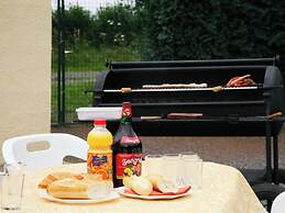 Cottage in Winenne With Garden