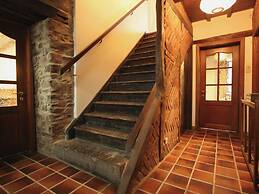 Cottage in Winenne With Garden