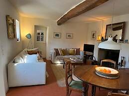 Farmhouse, With Large pvt Pool in Provence