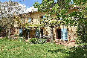 Farmhouse, With Large pvt Pool in Provence