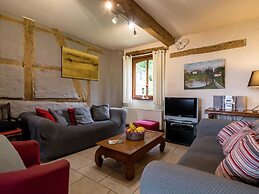 Pleasant Holiday Home With Garden in Ciney