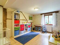 Pleasant Holiday Home With Garden in Ciney