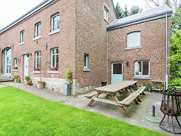 Pleasant Holiday Home With Garden in Ciney