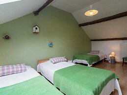 Pleasant Holiday Home With Garden in Ciney