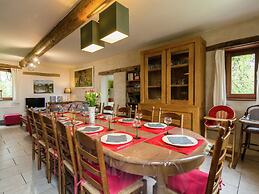 Pleasant Holiday Home With Garden in Ciney