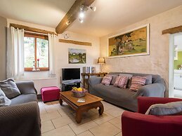 Pleasant Holiday Home With Garden in Ciney