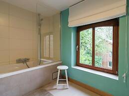 Pleasant Holiday Home With Garden in Ciney