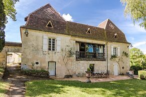 Mansion in Sourzac With Private Pool