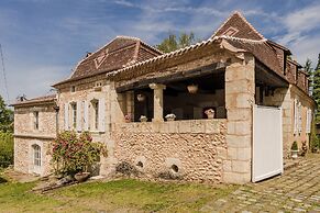 Mansion in Sourzac With Private Pool