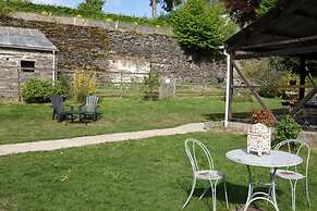 Charming Farmhouse With Large Terrace