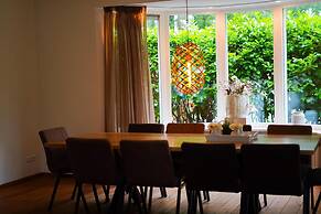 Spacious Villa in Hoenderloo