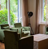 Spacious Villa in Hoenderloo