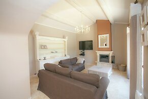 Villa in Provence With Infinity Pool