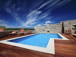 Authentic Holiday Home in Barban With Swimming Pool