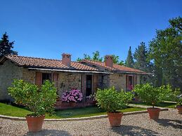 Cottage in Loro Ciuffenna With Swimming Pool