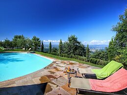 Cottage in Loro Ciuffenna With Swimming Pool