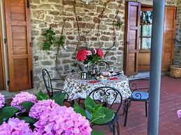 Cottage in Loro Ciuffenna With Swimming Pool