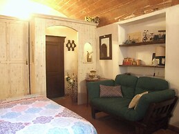 Belvilla by OYO Le Volte