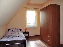 Przytulny Domek z Sauna , Jacuzzi i Basenem