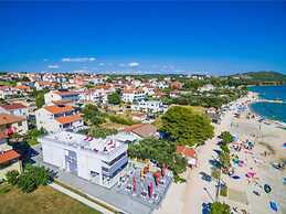 Apartment Right on the Janice Beach in Pakostane