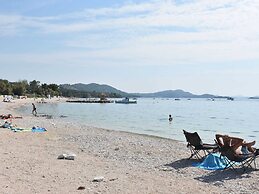 Apartment Right on the Janice Beach in Pakostane