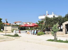 Apartment Right on the Janice Beach in Pakostane