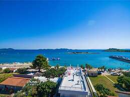 Apartment Right on the Janice Beach in Pakostane