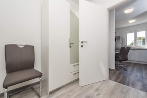 Apartment Right on the Janice Beach in Pakostane