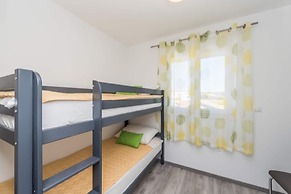 Apartment Right on the Janice Beach in Pakostane