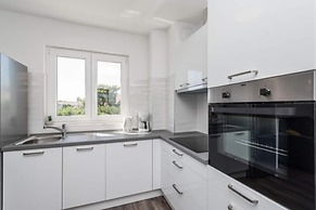 Apartment Right on the Janice Beach in Pakostane