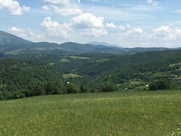 Belvilla by OYO Farmhouse With Swimming Pool