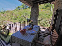 Belvilla by OYO Farmhouse With Swimming Pool