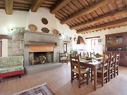 Belvilla by OYO Farmhouse With Swimming Pool