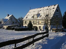 Apartment in Silbecke With Garden