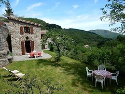 Escape in Saint-julien-du-gua