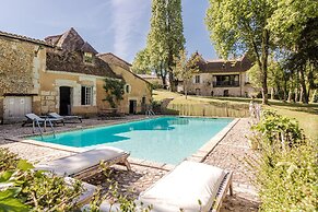 Mansion in Sourzac With Private Pool