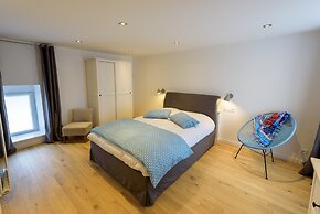 Spacious Holiday Home With Heated Indoor Pool