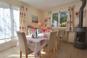 Villa in Gareoult With Private Pool
