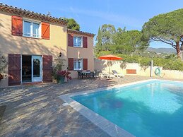 Holiday Home in Bormes With Private Pool