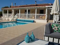 Beautiful Villa Near Sea in Epano Sisi