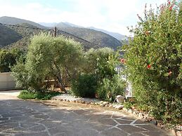 Beautiful Villa Near Sea in Epano Sisi