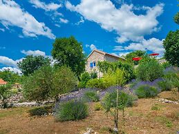 Rural House for 2 With Private Pool, Outdoor Kitchen, Fenced Garden & 