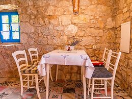 Rural House for 2 With Private Pool, Outdoor Kitchen, Fenced Garden & 