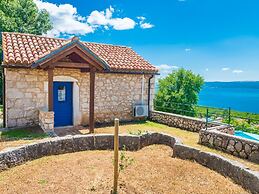 Rural House for 2 With Private Pool, Outdoor Kitchen, Fenced Garden & 