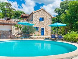 Rural House for 2 With Private Pool, Outdoor Kitchen, Fenced Garden & 