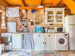 Rural House for 2 With Private Pool, Outdoor Kitchen, Fenced Garden & 