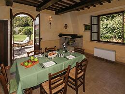 Luxury, Modern Apartment With Pool and Stunning Views