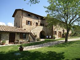 Holiday Home in Montone With Swimming Pool